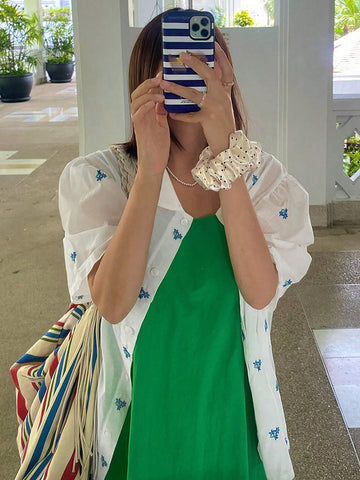 DAZY Women Simple Embroidery Decorated Short Sleeve Shirt