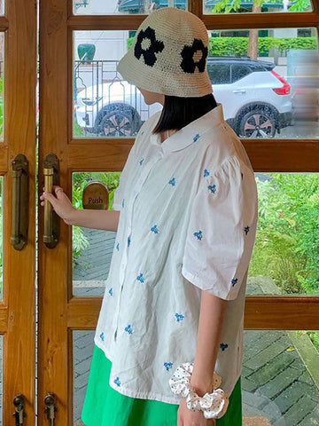 DAZY Women Simple Embroidery Decorated Short Sleeve Shirt