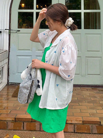 DAZY Women Simple Embroidery Decorated Short Sleeve Shirt