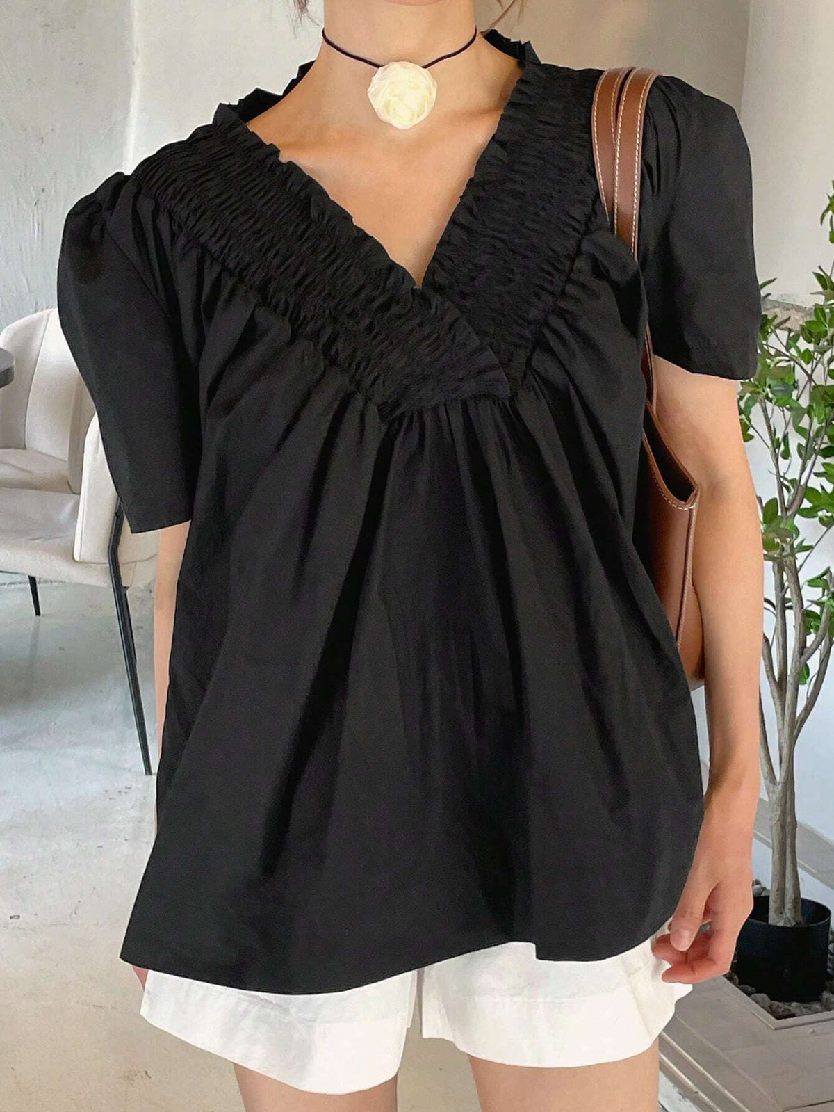 DAZY Women Solid Color V-Neck Loose Short-Sleeved Shirt