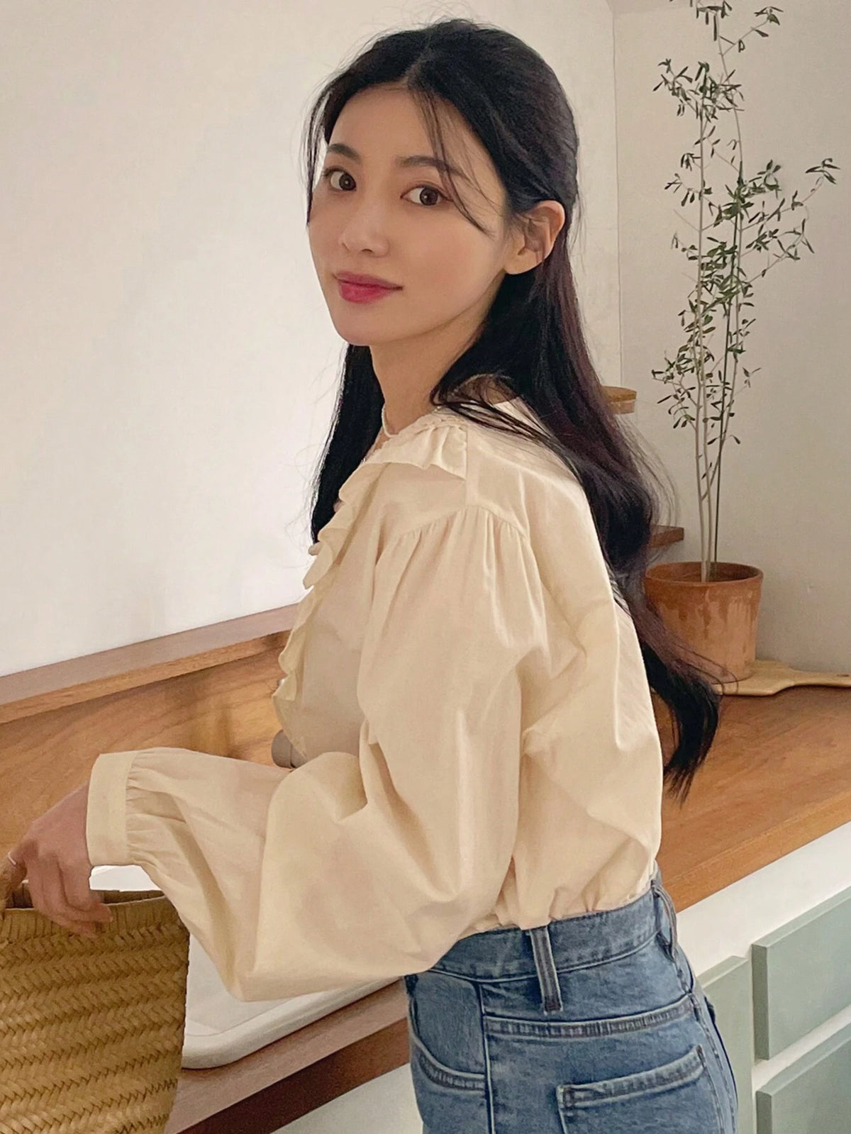 DAZY Women Spring/Summer Loose Casual Shirt With Lace Patchwork And Ruffled Hem