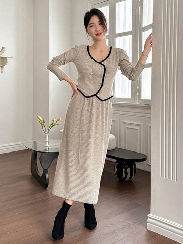 DAZY Women's 2-Piece Set: Contrast Color Trim Blouse & A-Line Skirt