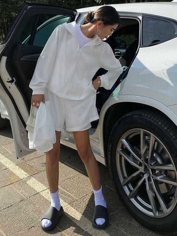 DAZY Women's 2pcs/Set Solid Loose Hooded Zipper Closure Drawstring Jacket And Shorts