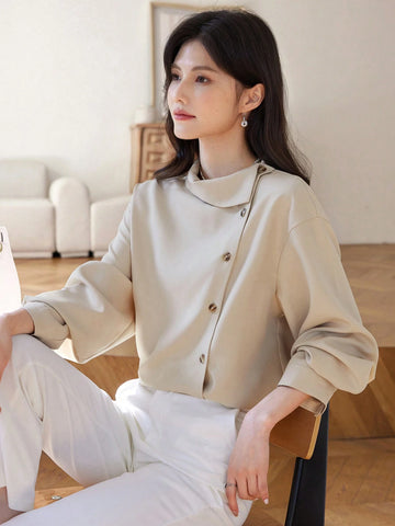 DAZY Women's Asymmetric Hem Collared Blouse, Ladylike