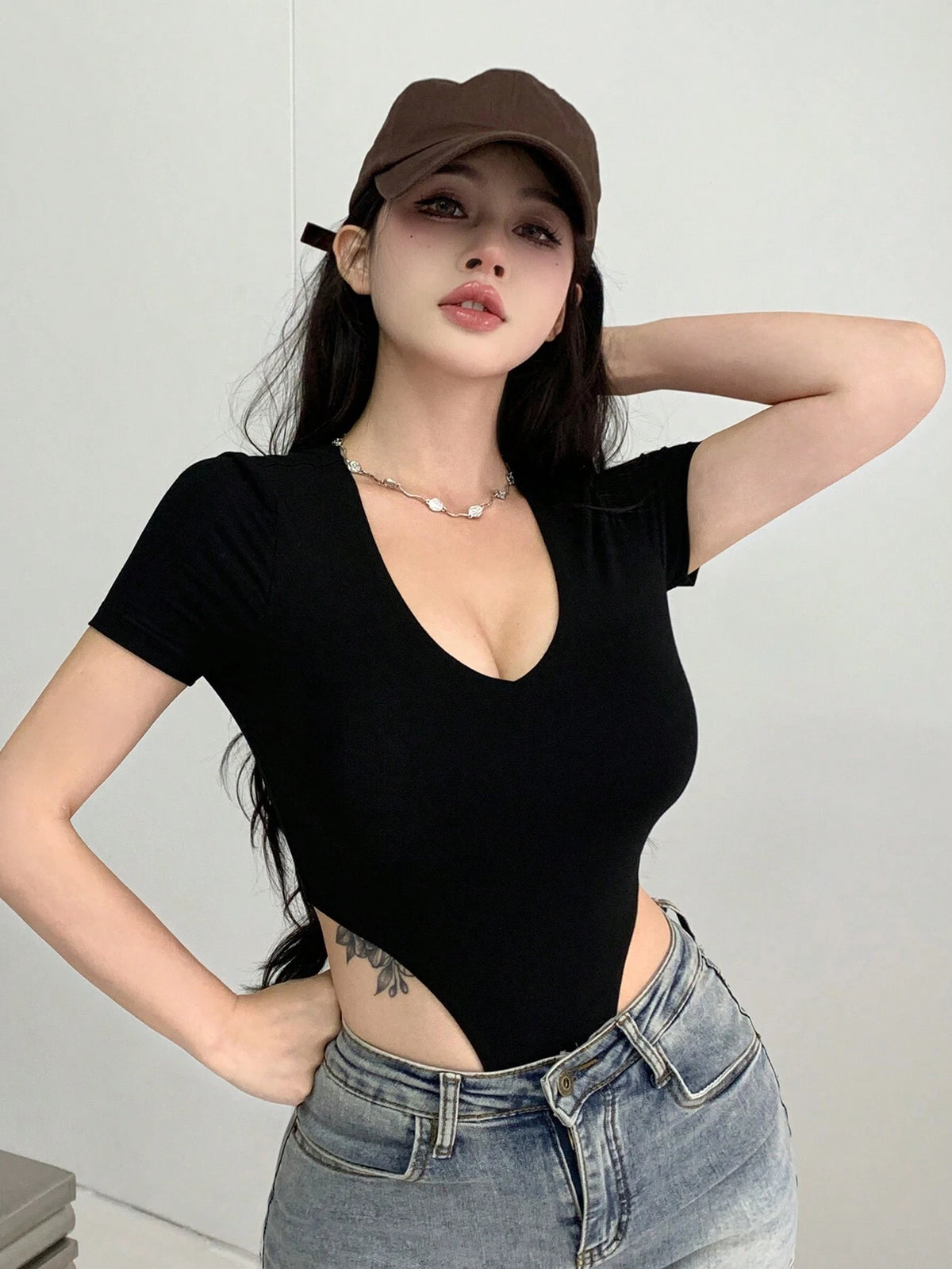 DAZY Women's Basic Solid Color Short Sleeve Bodysuit