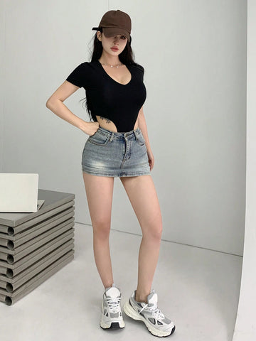 DAZY Women's Basic Solid Color Short Sleeve Bodysuit