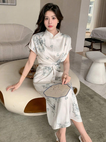 DAZY Women's Batwing Short Sleeve Qipao Collar Dress With Floral Print