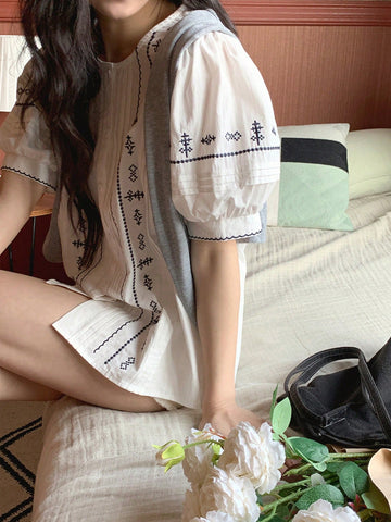 DAZY Women's Bohemian Short Sleeve Embroidered Blouse,