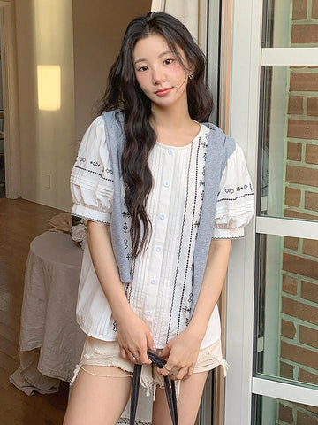 DAZY Women's Bohemian Short Sleeve Embroidered Blouse,