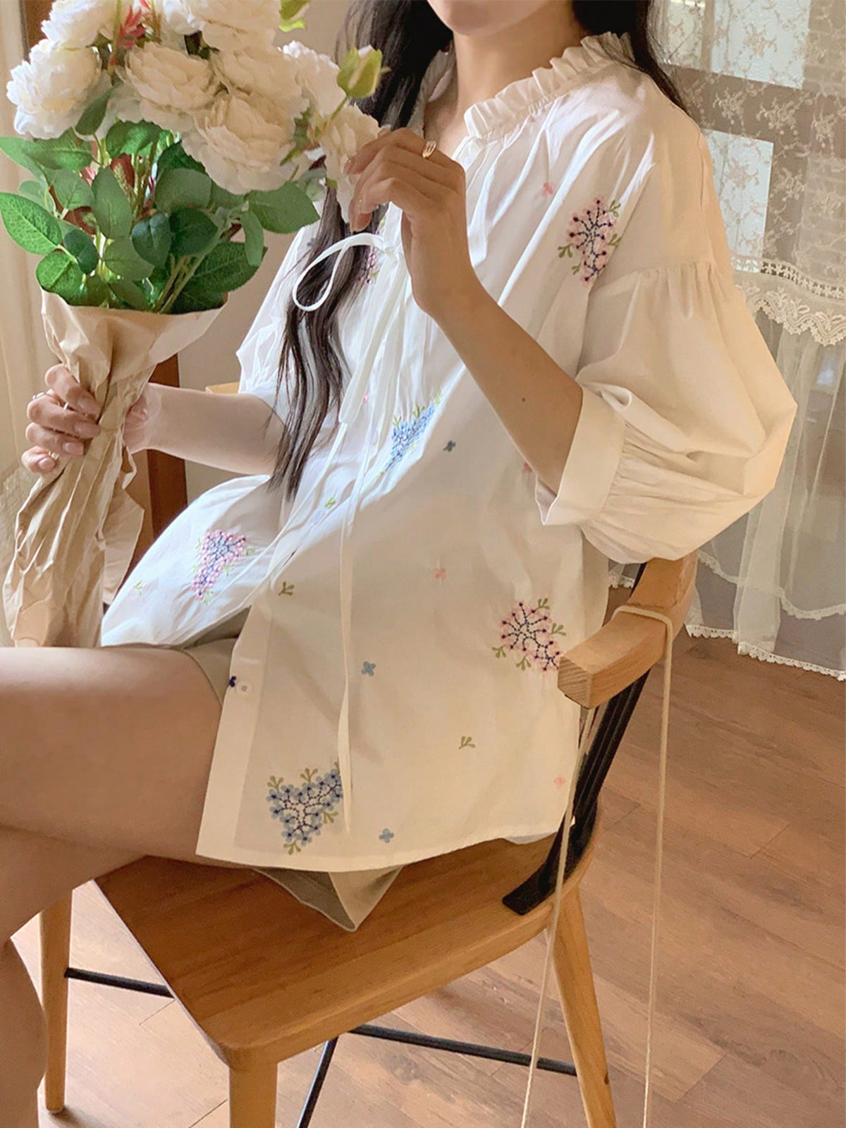 DAZY Women's Casual Embroidered Floral Round Neck Short Sleeve Blouse, Summer