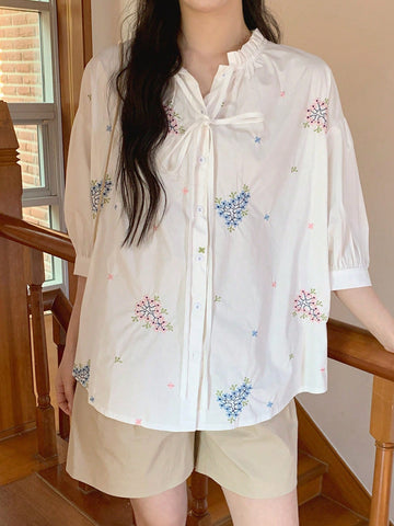 DAZY Women's Casual Embroidered Floral Round Neck Short Sleeve Blouse, Summer