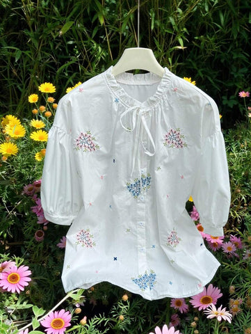 DAZY Women's Casual Embroidered Floral Round Neck Short Sleeve Blouse