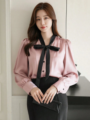 DAZY Women's Contrast Color Ribbon Collar Long Sleeve Blouse