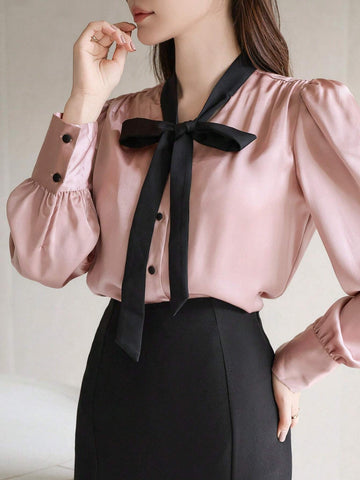 DAZY Women's Contrast Color Ribbon Collar Long Sleeve Blouse