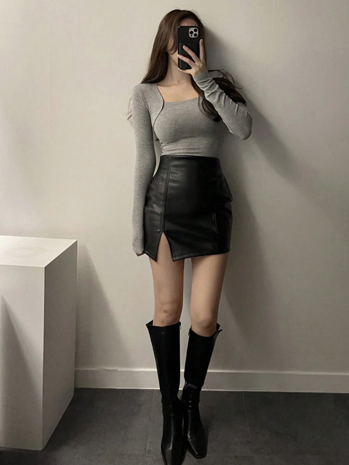 DAZY Women's Fashionable PU Leather Bodycon Slit Skirt For Spring/Autumn