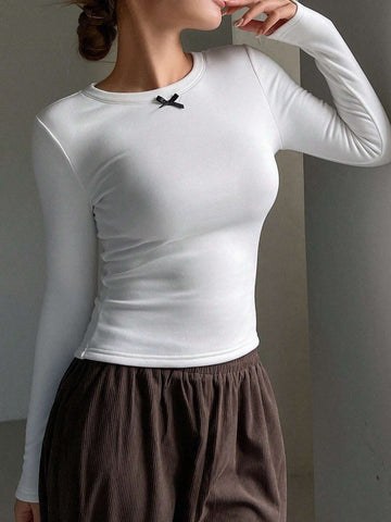 DAZY Women's Fleece-Lined Fitted Bowknot Decorated T-Shirt