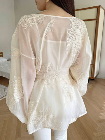 DAZY Women's Floral Embroidery Lantern Sleeve Shirt