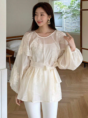 DAZY Women's Floral Embroidery Lantern Sleeve Shirt