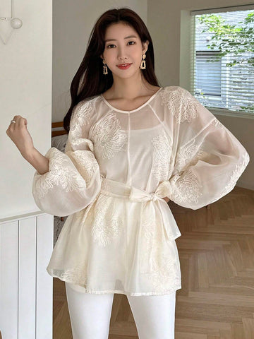 DAZY Women's Floral Embroidery Lantern Sleeve Shirt