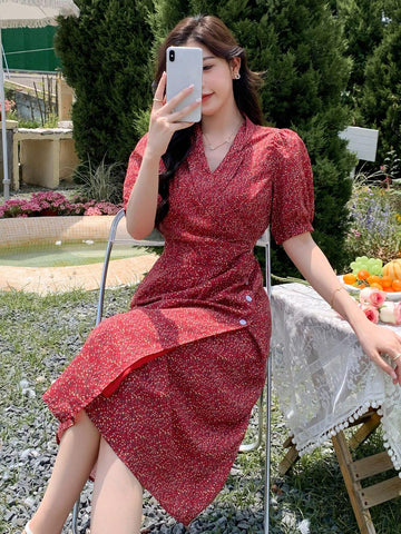 DAZY Women's Floral Printed Dress With Waistband And V-Neck