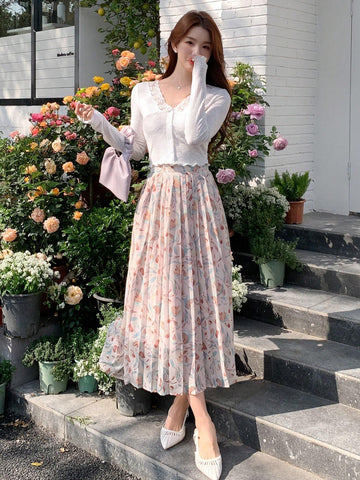 DAZY Women's Floral Printed Pleated Skirt