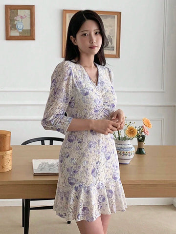 DAZY Women's Floral V-Neck Ruffle Hem Casual Dress
