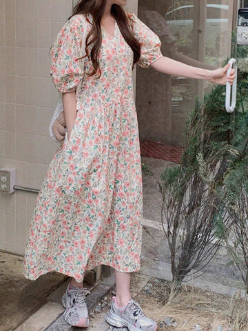 DAZY Women's Floral V-Neck Short Sleeve Dress