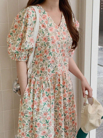 DAZY Women's Floral V-Neck Short Sleeve Dress