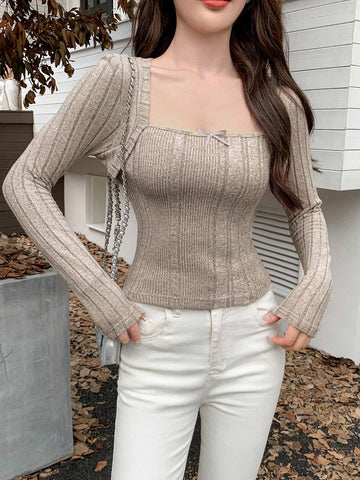 DAZY Women's Long Sleeve Bowknot Decor Square Neck T-Shirt