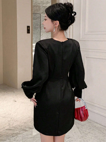 DAZY Women's Long Sleeve Solid Color Minimalist V-Neck Elegant Dress