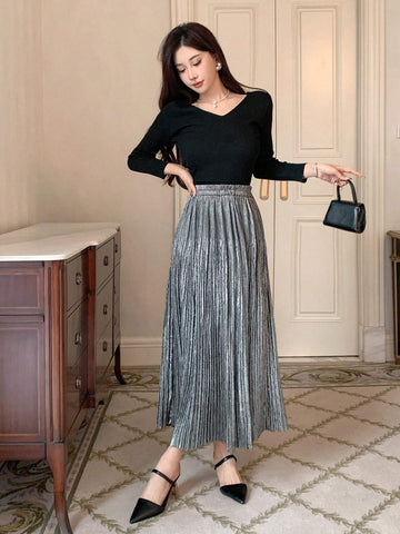 DAZY Women's Metallic Pleated Mid-Length Skirt