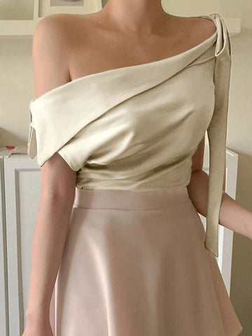 DAZY Women's Oblique Shoulder Bowknot Glossy High Elasticity Blouse