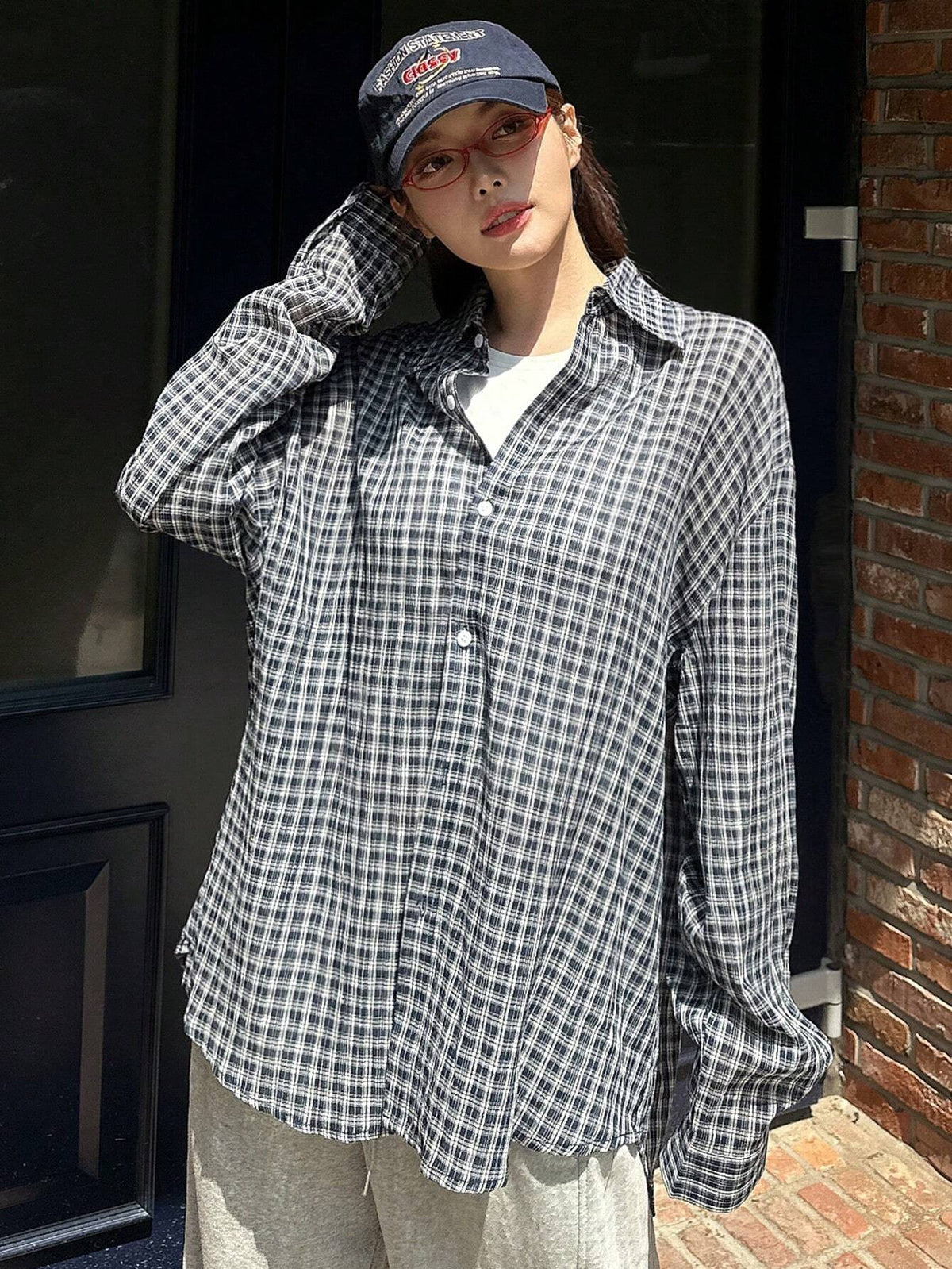 DAZY Women's Plaid Oversized Turndown Collar Shirt, Autumn