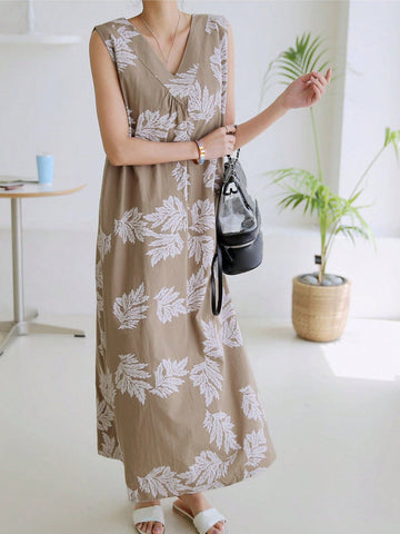 DAZY Women's Plant Printed V-Neck Sleeveless Dress