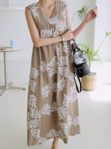DAZY Women's Plant Printed V-Neck Sleeveless Dress