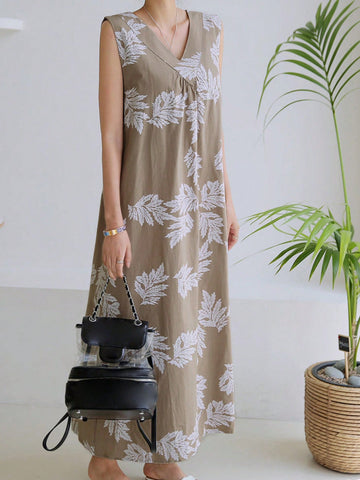 DAZY Women's Plant Printed V-Neck Sleeveless Dress