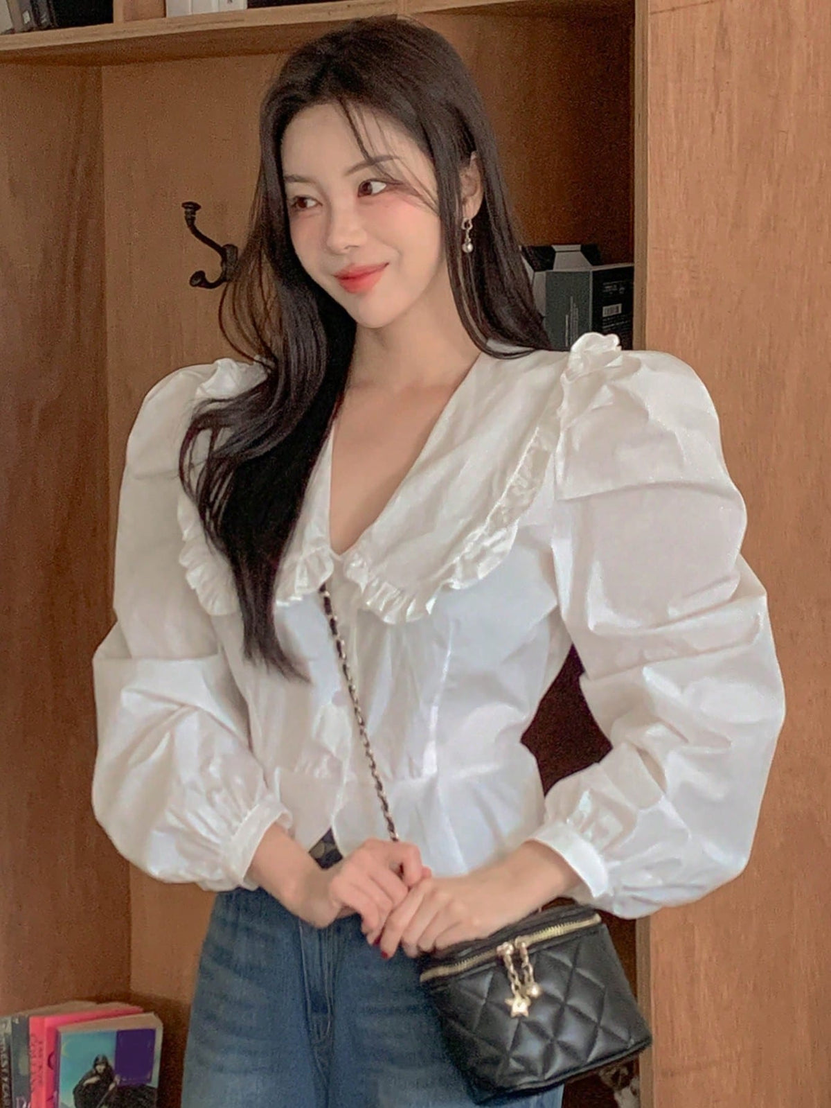 DAZY Women's Ruffle Collar Puff Sleeve Short Blouse