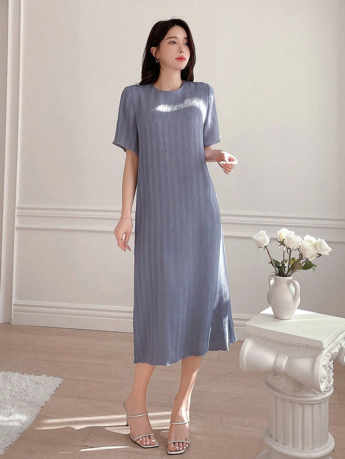 DAZY Women's Short Sleeve Dress With Round Neckline And Pleated Design