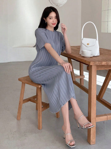DAZY Women's Short Sleeve Dress With Round Neckline And Pleated Design