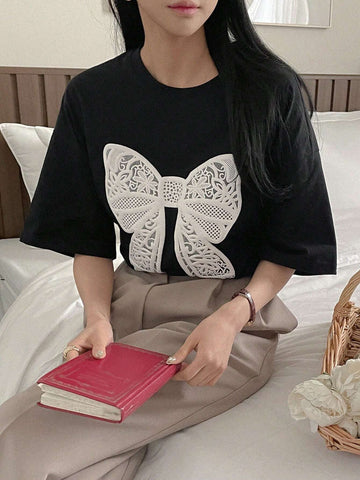 DAZY Women's Short Sleeve T-Shirt With Bowknot Design And Round Neck