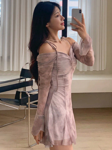 DAZY Women's Sleeveless Long Sleeve Cut-Out Waist Short Dress