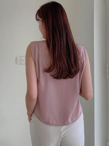 DAZY Women's Sleeveless Shirt With Pleats