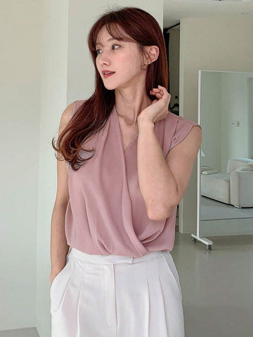 DAZY Women's Sleeveless Shirt With Pleats