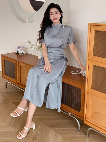DAZY Women's Solid Color Button Detail Waist Cinched Slit Maxi Dress