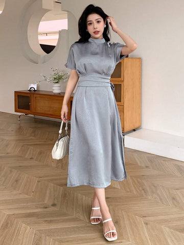 DAZY Women's Solid Color Button Detail Waist Cinched Slit Maxi Dress