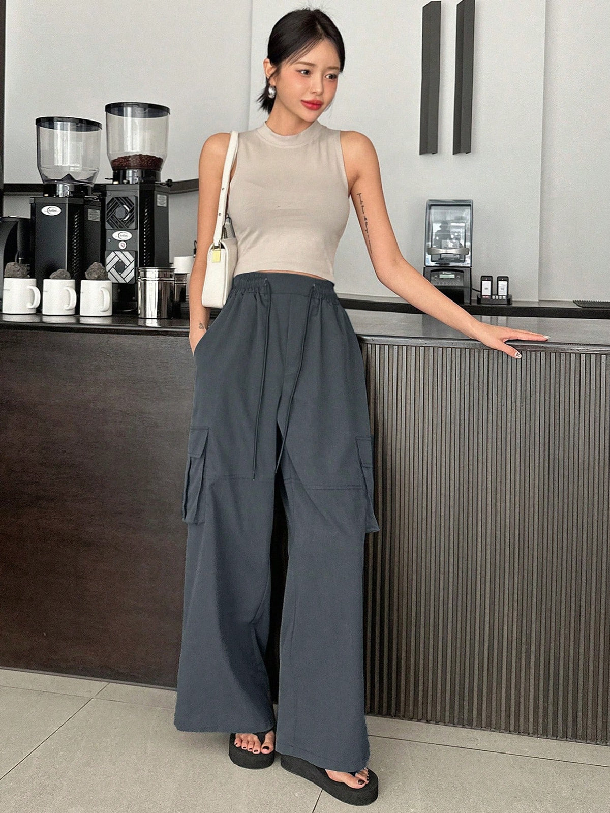 DAZY Women's Solid Color Drawstring Elastic Waist Pocketed Casual Fashion Trousers