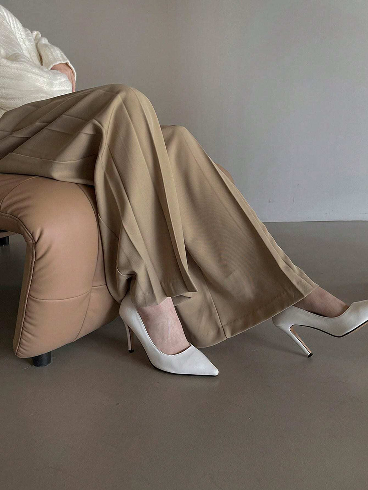 DAZY Women's Solid Color Loose Pleated Business Casual Pants