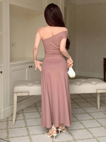 DAZY Women's Solid Color One Shoulder Ruffle Top Elastic Bodycon Skirt Two-Piece Set