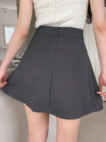 DAZY Women's Solid Dark Gray Bowknot Decor Pleated Mini Skirt