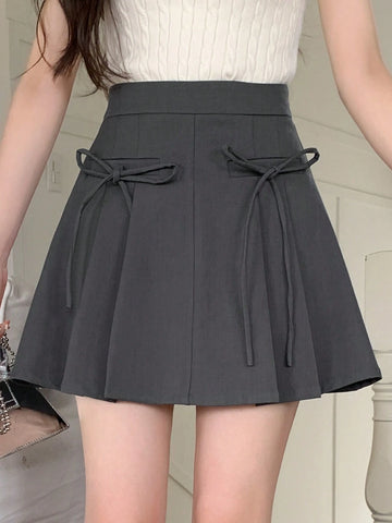 DAZY Women's Solid Dark Gray Bowknot Decor Pleated Mini Skirt